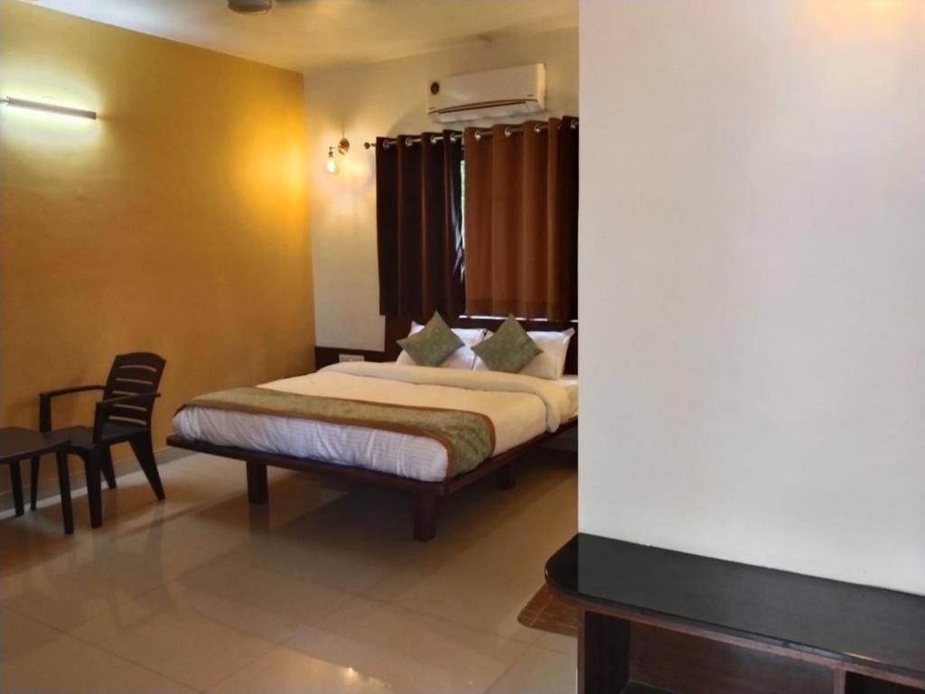 Cocorico Beach Resort Deluxe AC Room 5