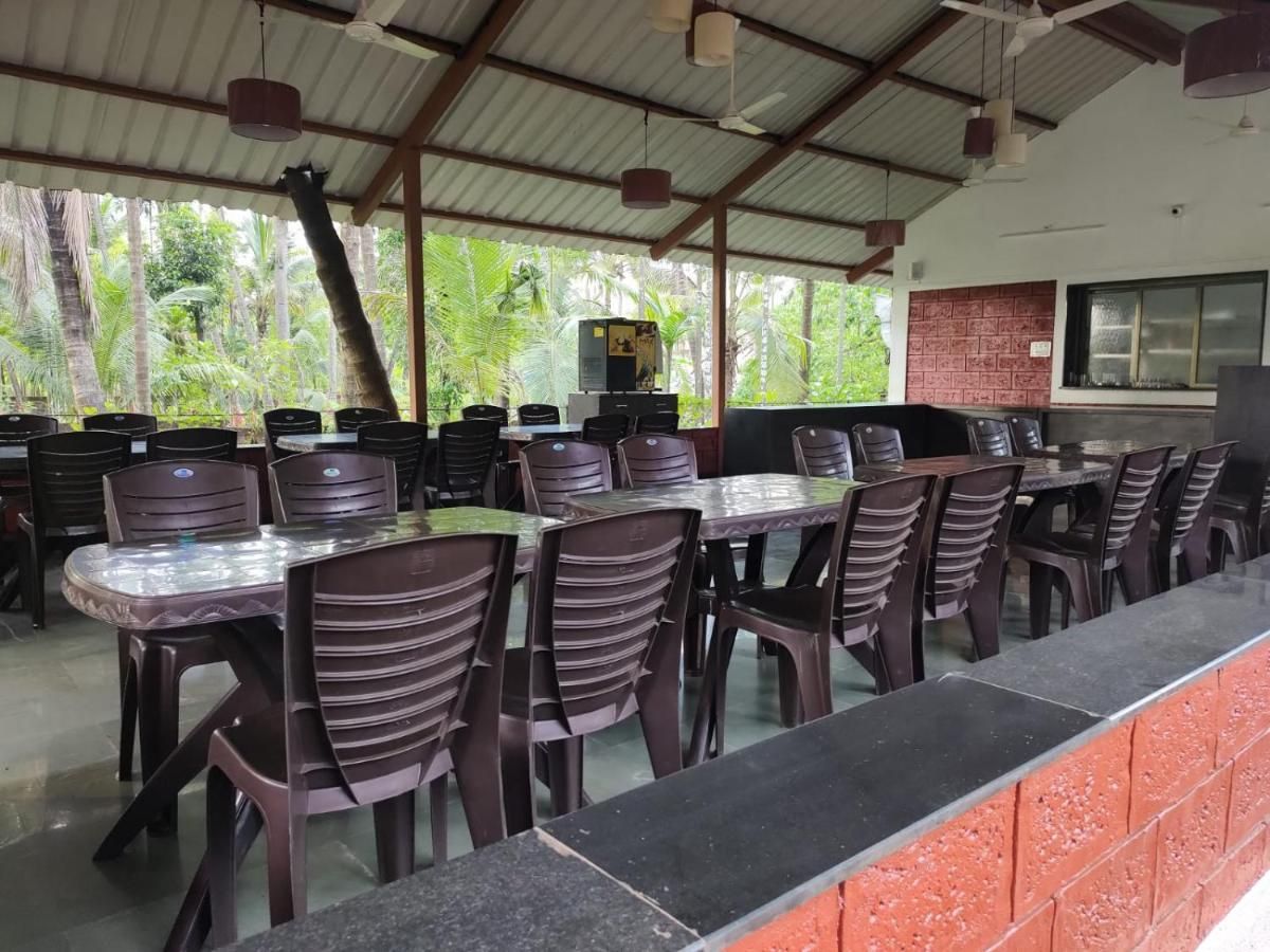 Food & Dining