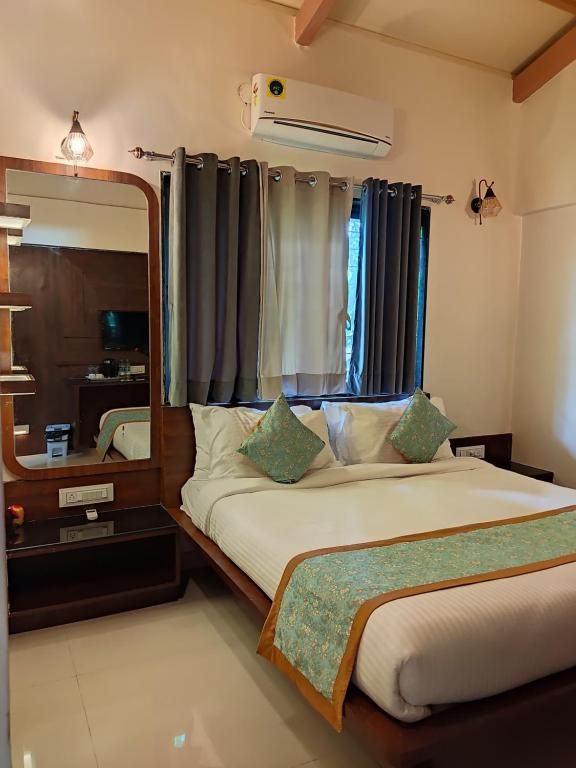 Cocorico Beach Resort Deluxe AC Room 3