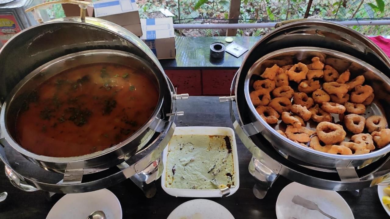 Food & Dining