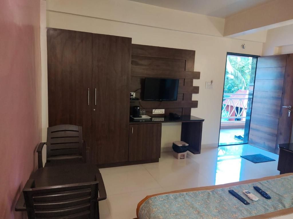 Cocorico Beach Resort Deluxe AC Room 10