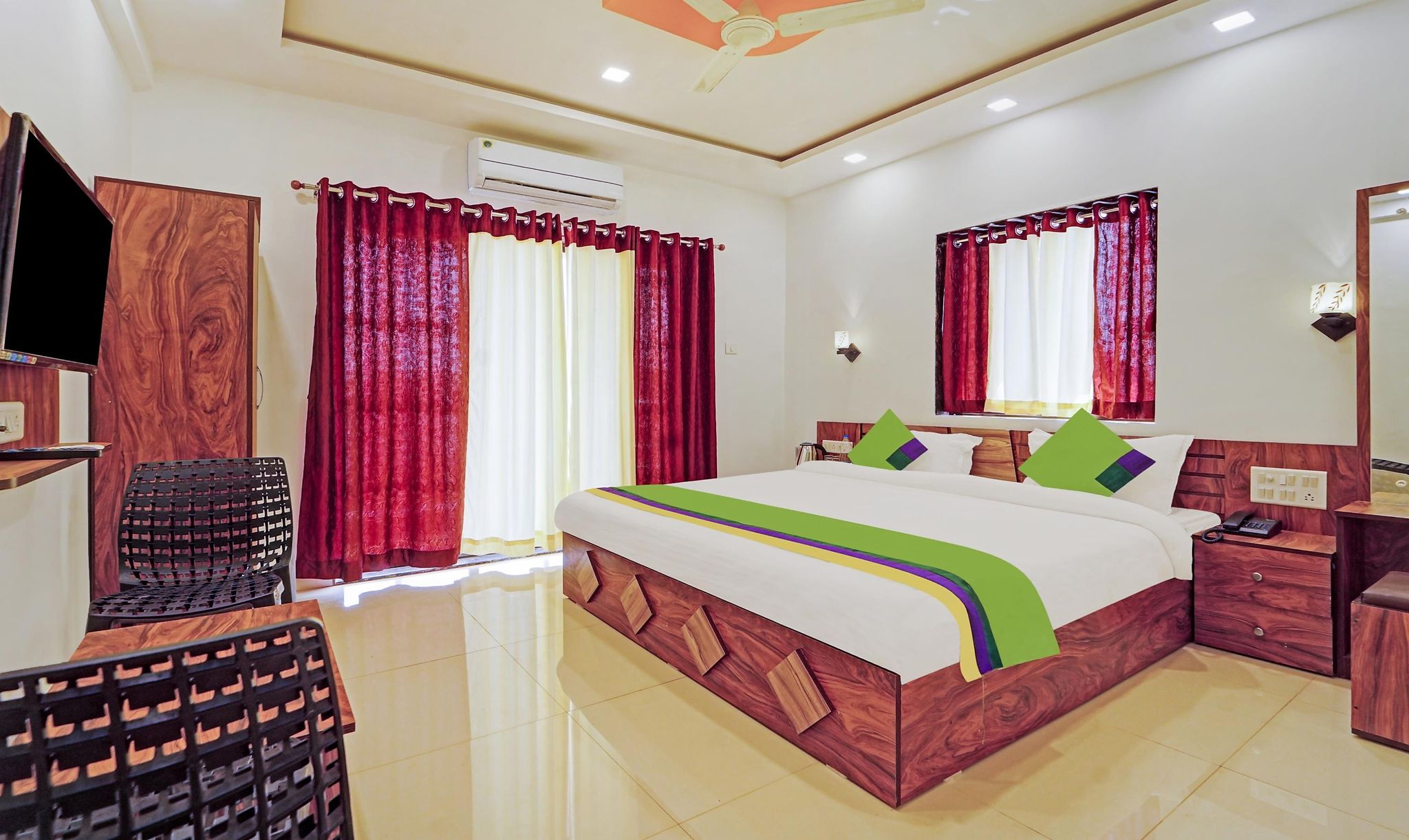 Treebo Infinity View Mahabaleswar Standard Double Room 2