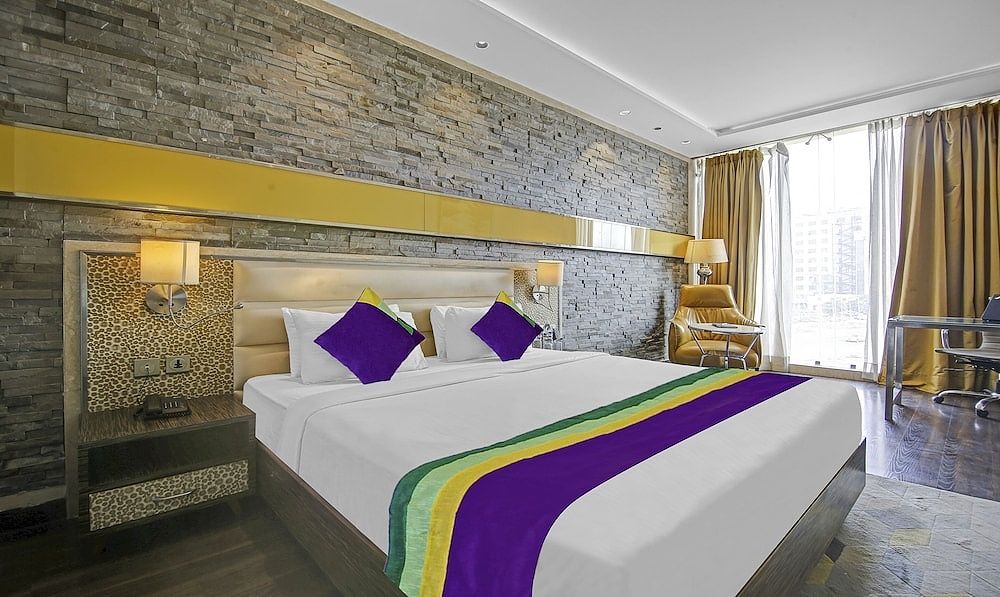 Treebo Premium Arista Deluxe Double Room 6