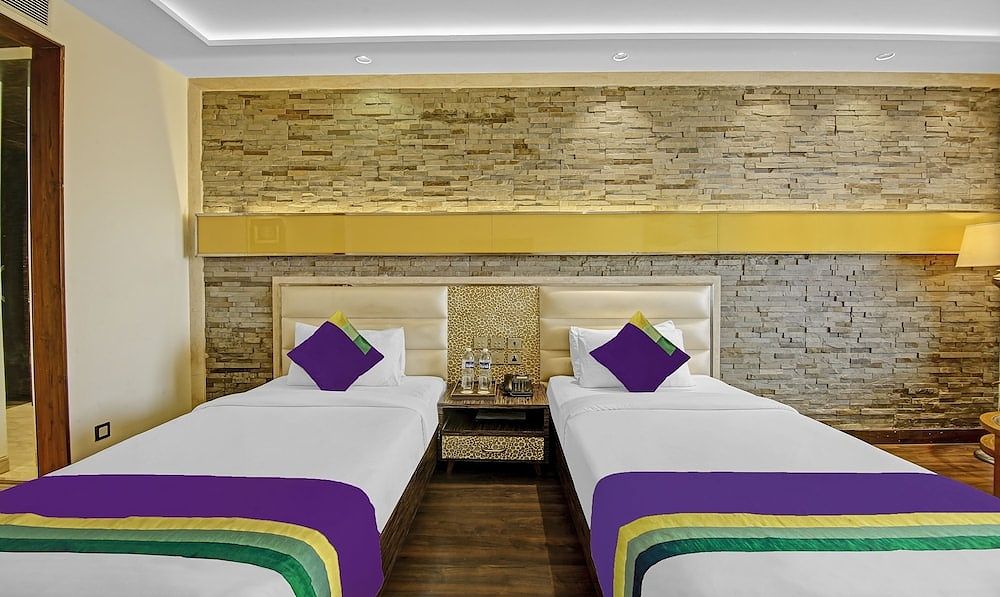 Treebo Premium Arista Deluxe Double Room 4