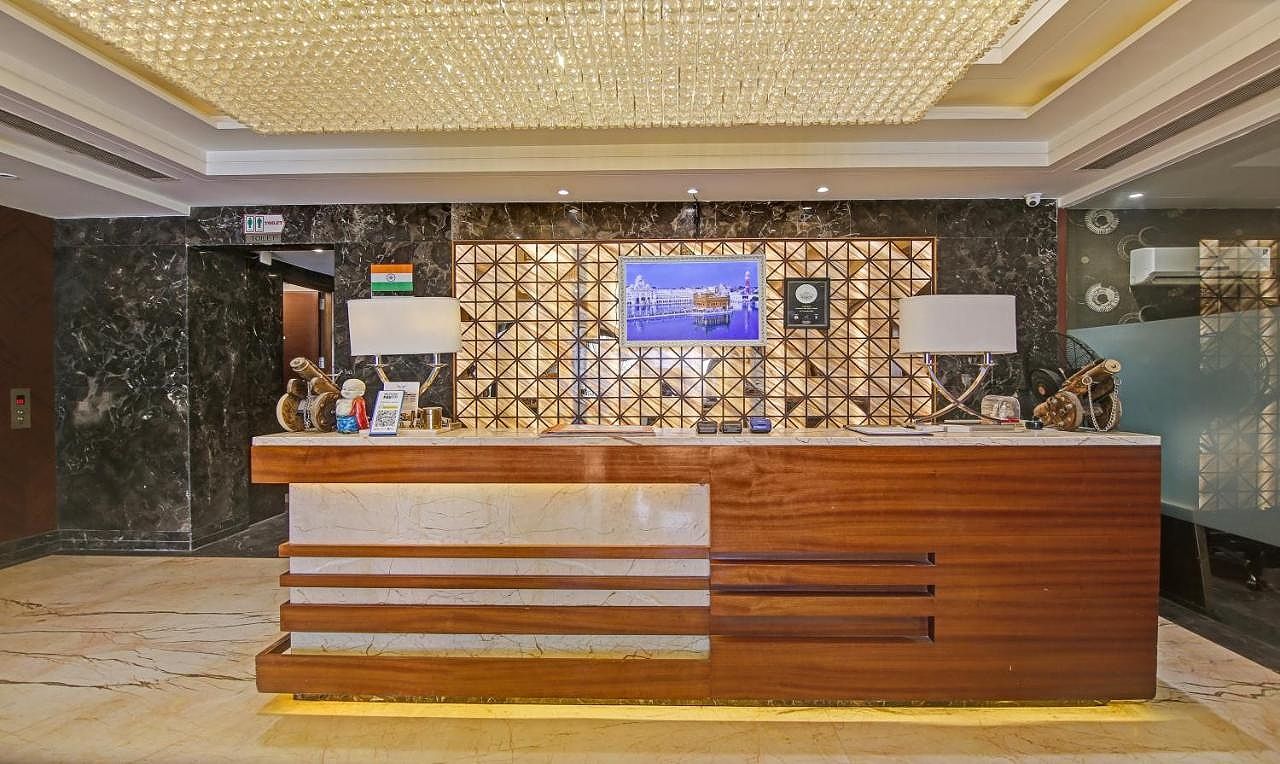 undefined Treebo Premium Arista 3