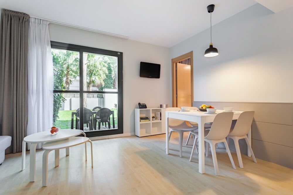 Apartamentos Turísticos Royal Marina Gardens Standard Apartment, 2 Bedrooms 5