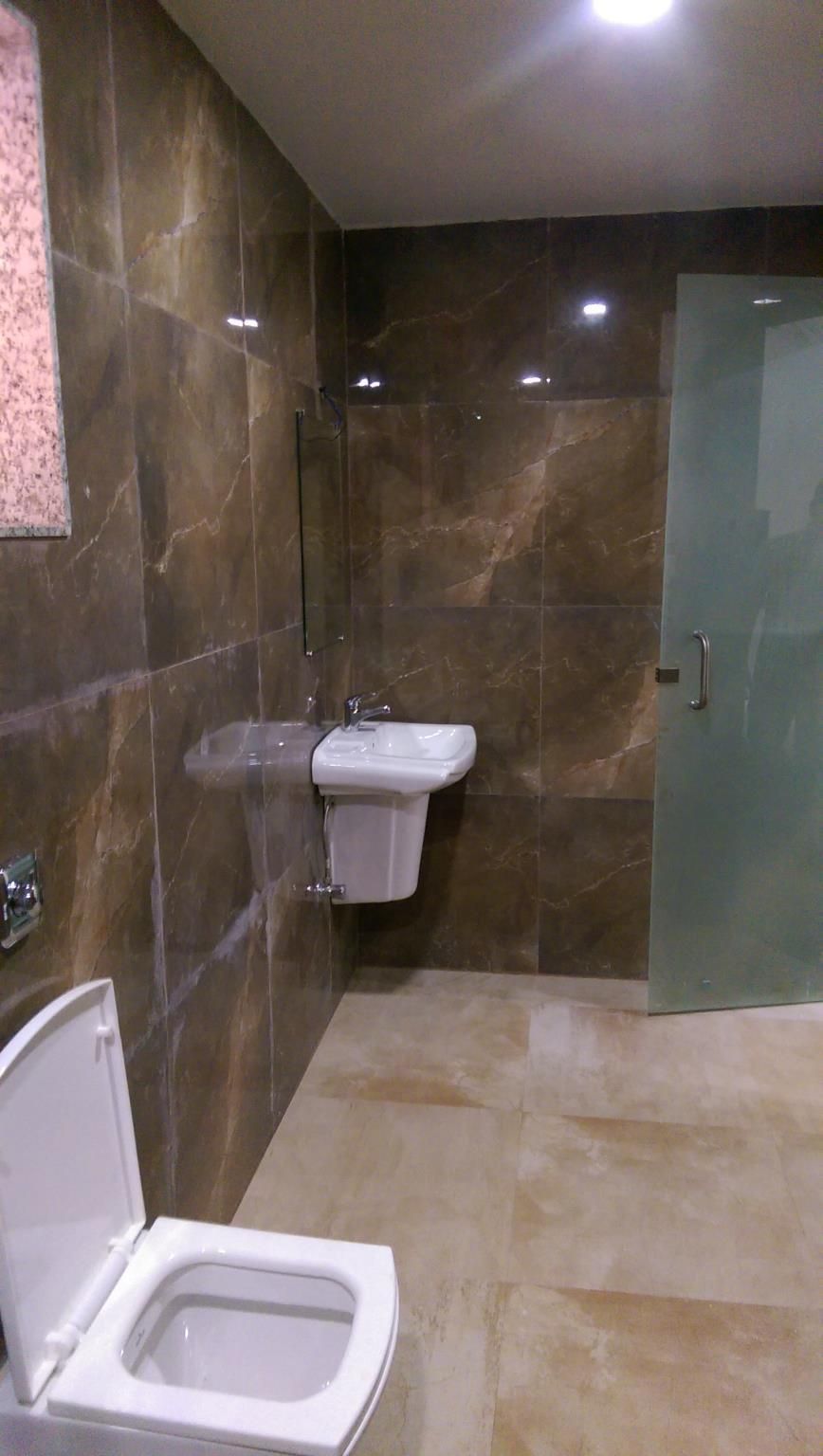 Hotel Ambassador Executive Suite Room 8