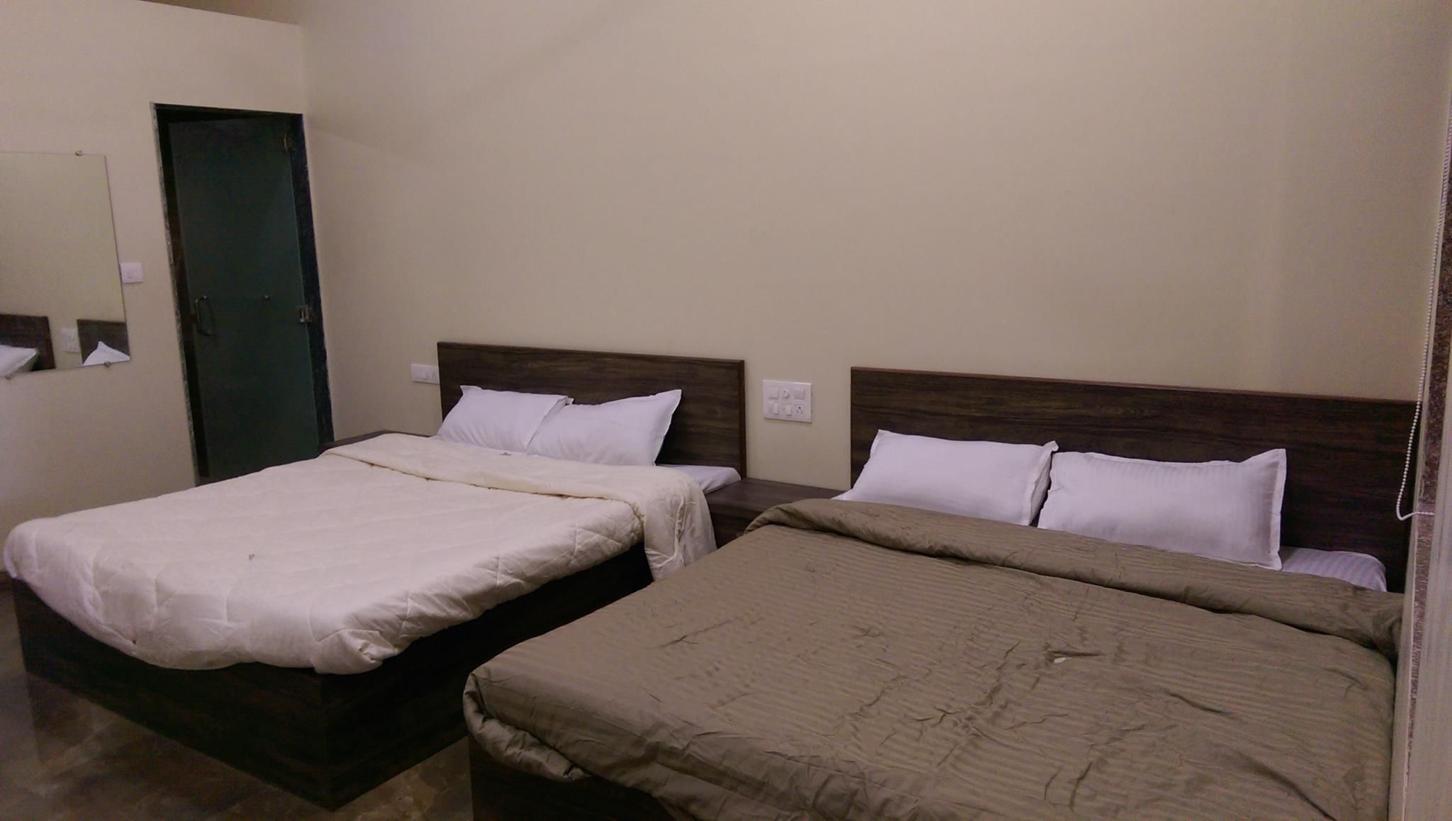 Hotel Ambassador Executive Suite Room 6