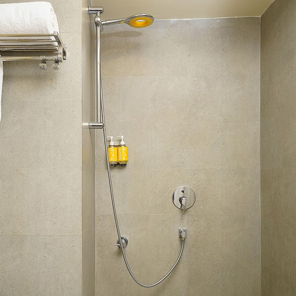 Bloom Hotel Sector 62 Noida Standard Twin Room 4