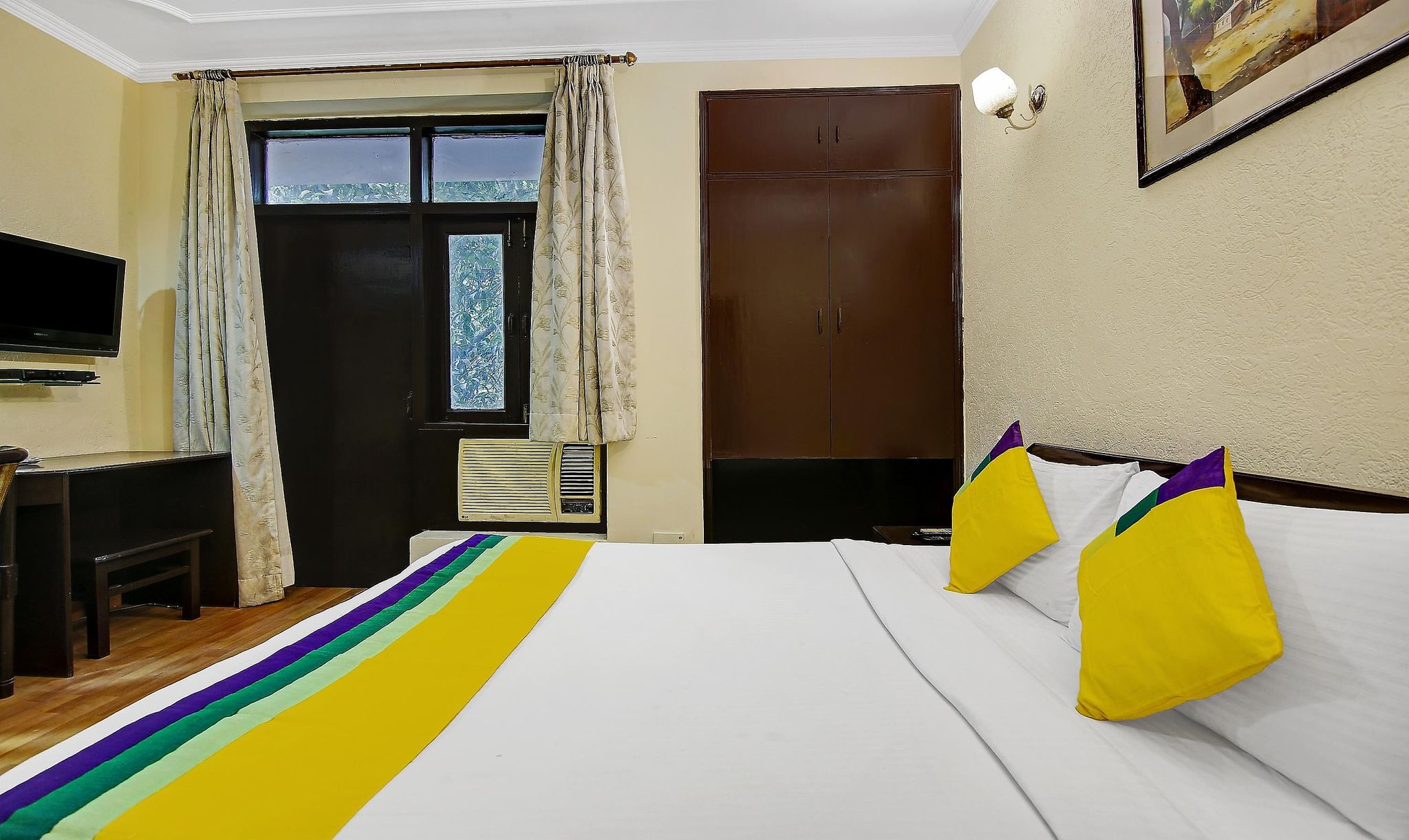 Itsy Hotels Arien International Standard Double Room 24