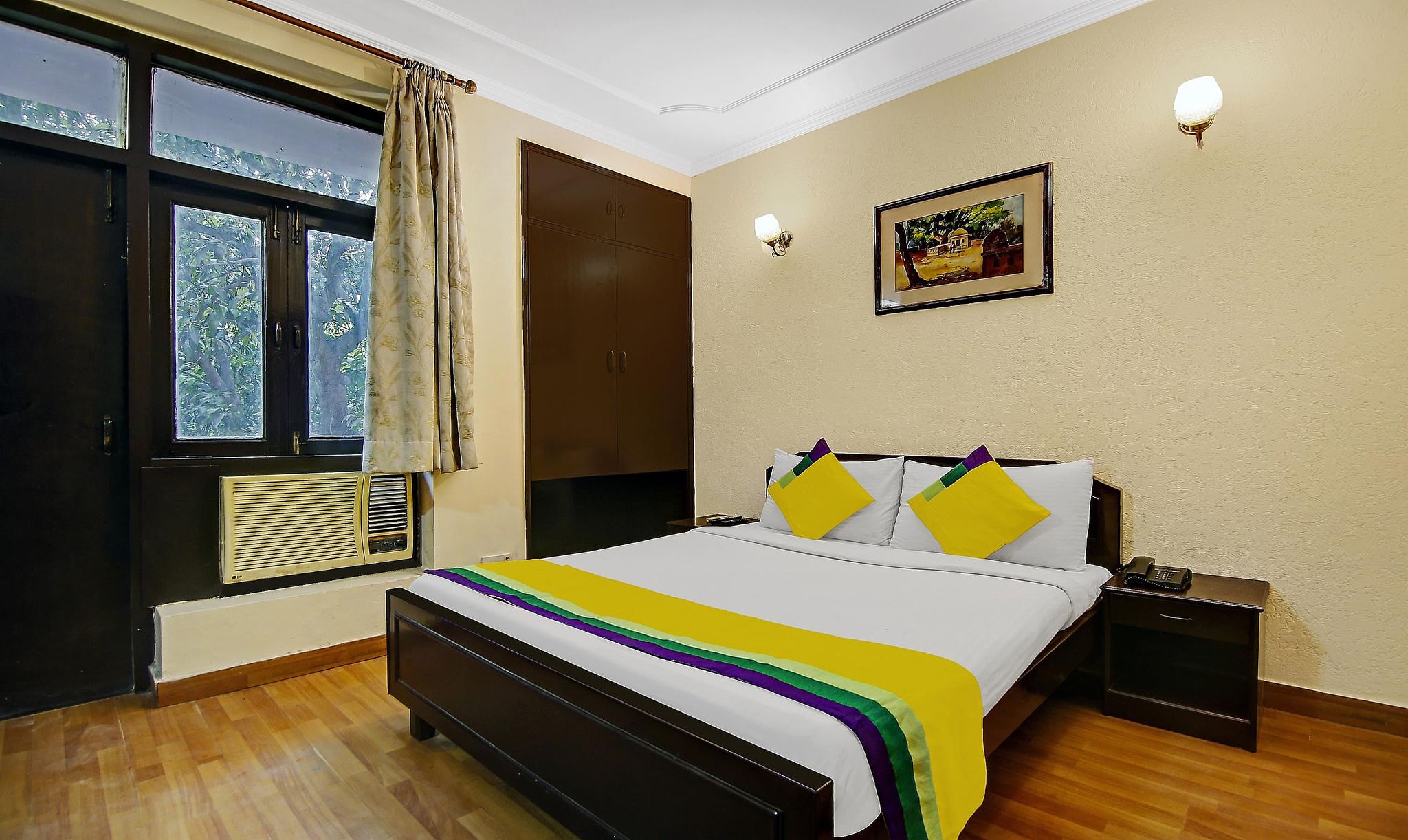 Itsy Hotels Arien International Standard Double Room 9