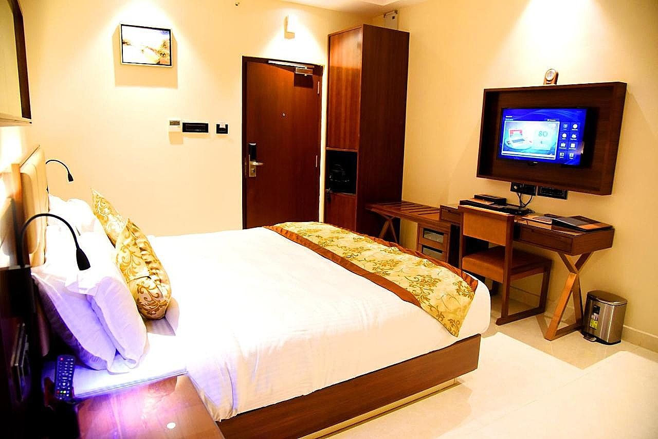 Mango Hotel Vijaywada Comfort Room 5