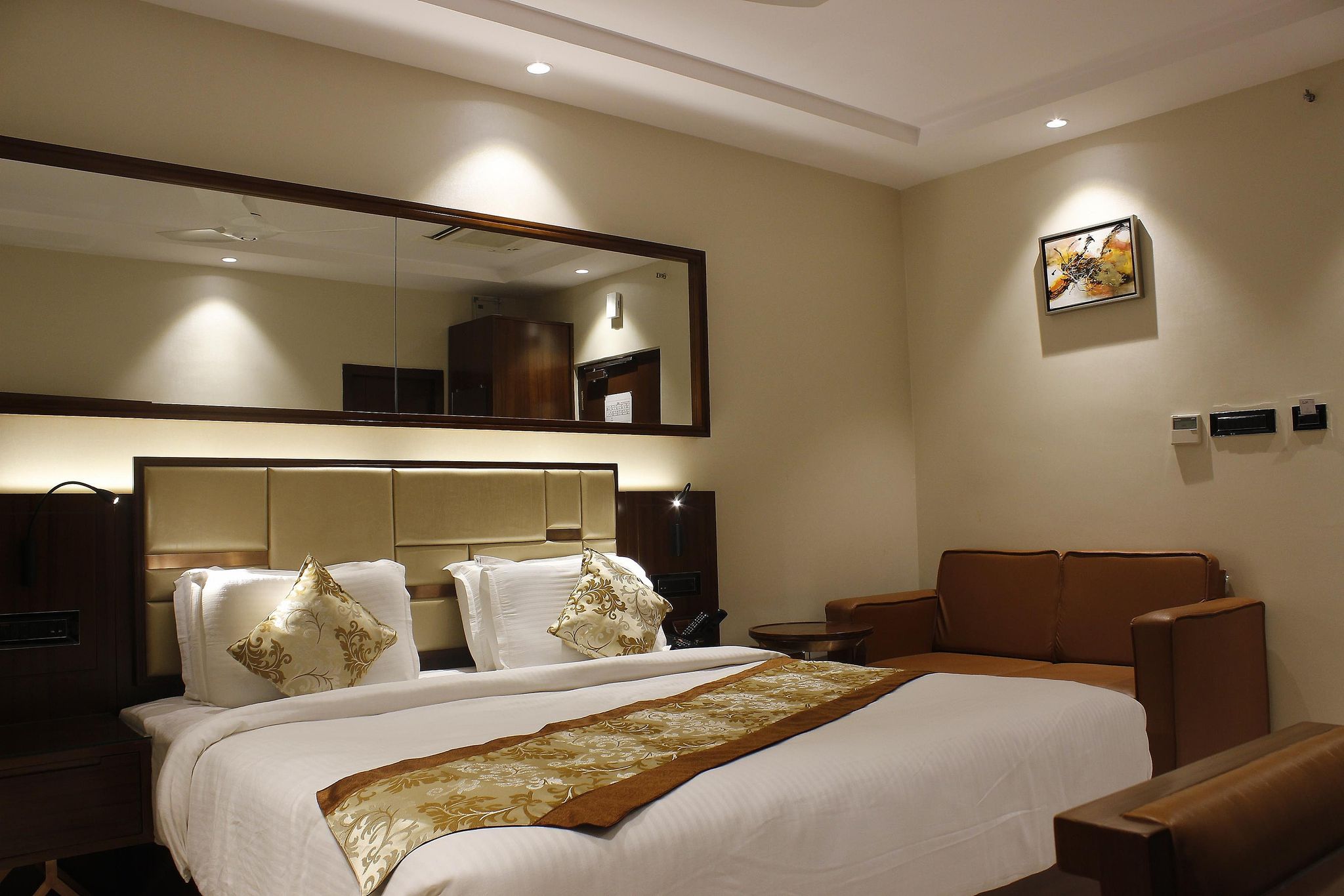 Mango Hotel Vijaywada Comfort Room 12