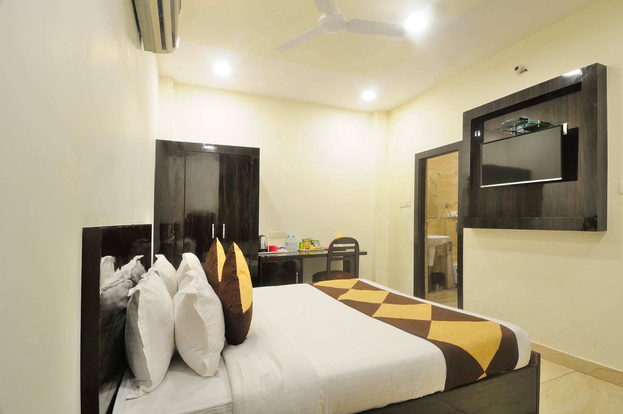 Hotel Vinayak Executive Room 2