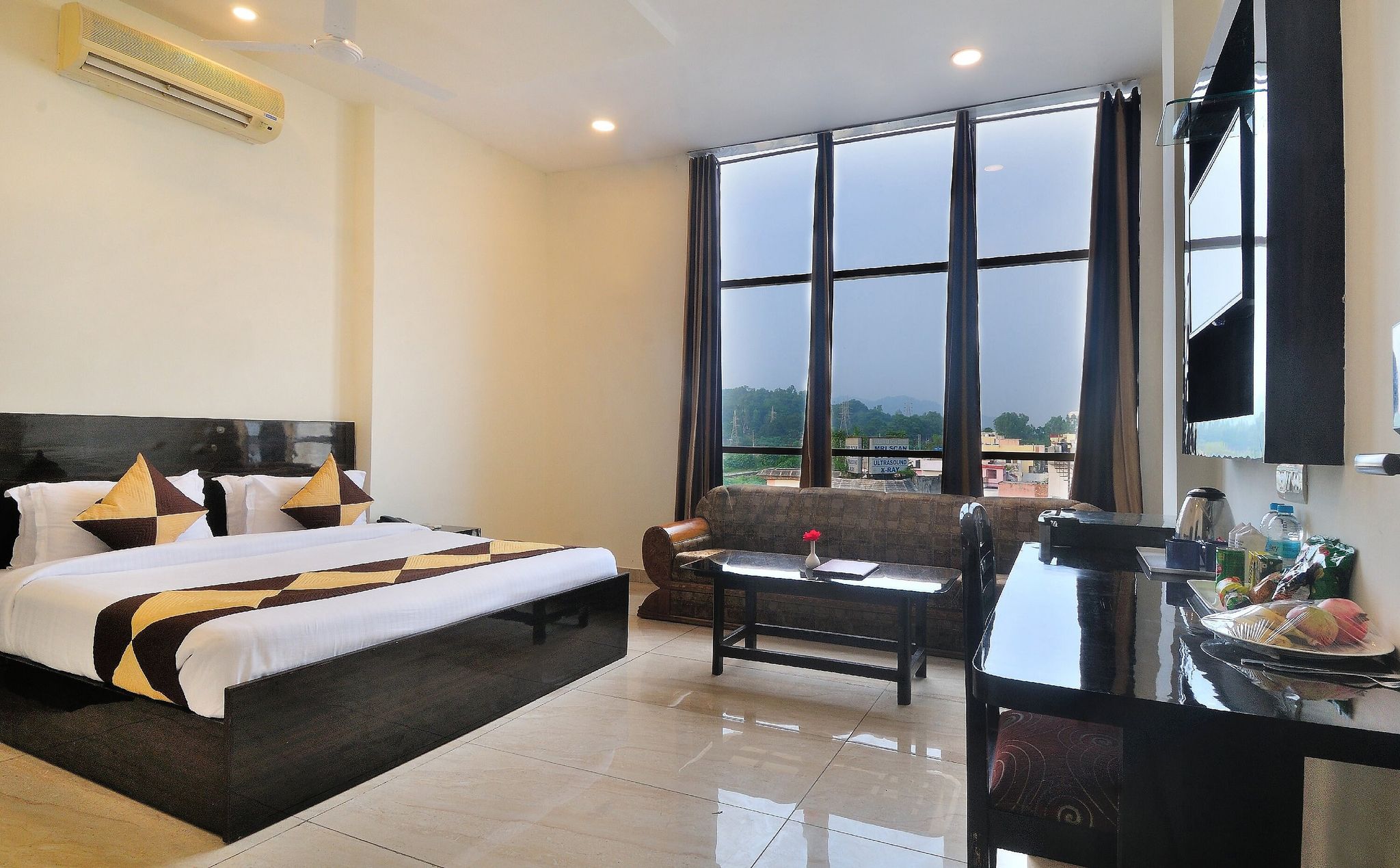 Hotel Vinayak Executive Room