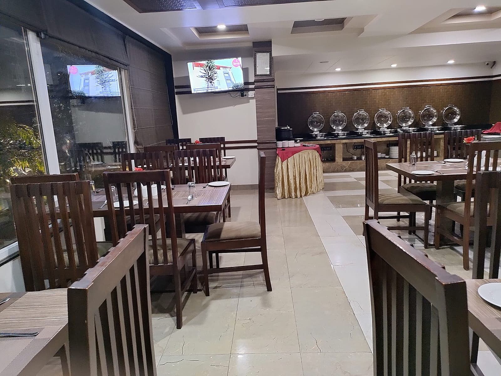 Food & Dining