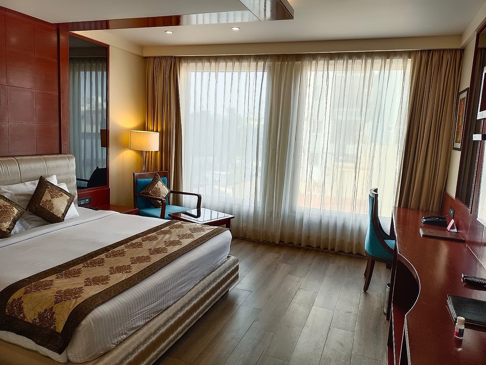 Spree Hotel Jaipur Deluxe Room Twin Bed 5