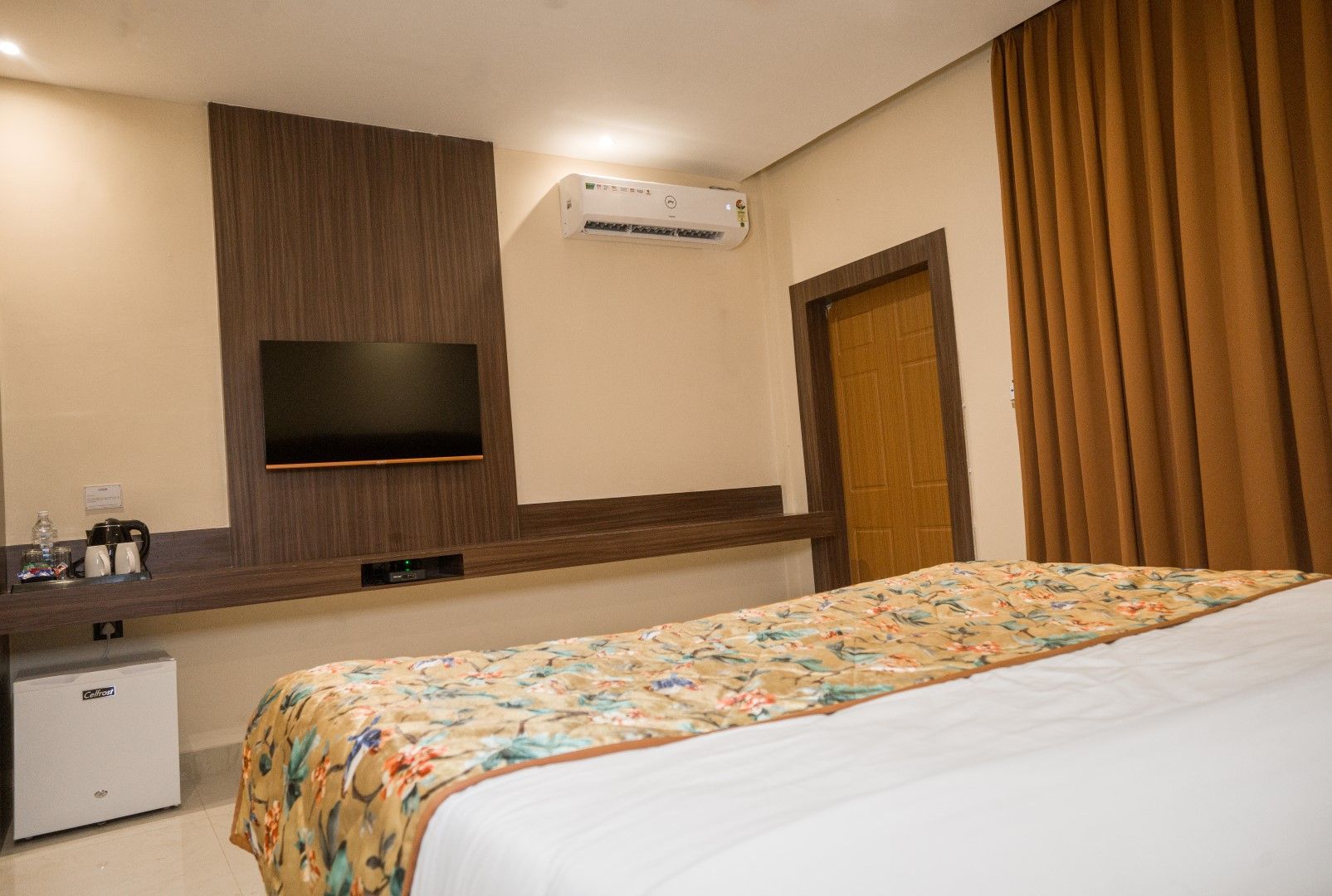 Summit Green Lake Tea Resort, Kaziranga Premium Room with  Balcony 4