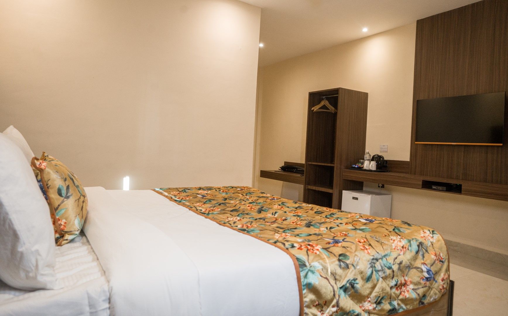 Summit Green Lake Tea Resort, Kaziranga Premium Room with  Balcony 6