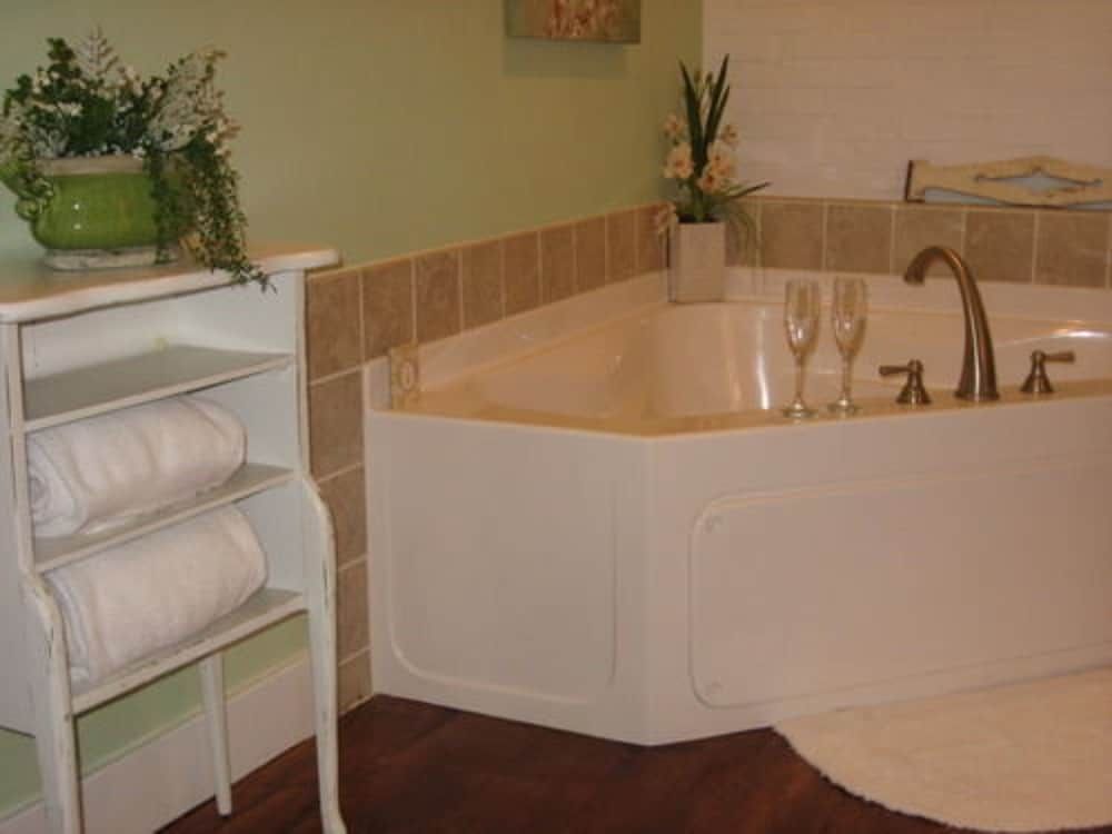 The Brafferton Inn Basic Single Room, 1 Queen Bed 3