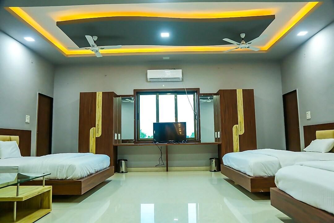 Aashirwad Hotels & Resort Executive Room 3