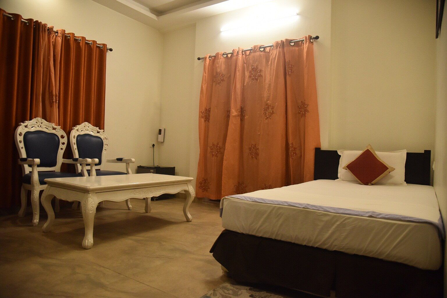 HOTEL MAN SINGH & RESORT PREMIUM ROOM 2