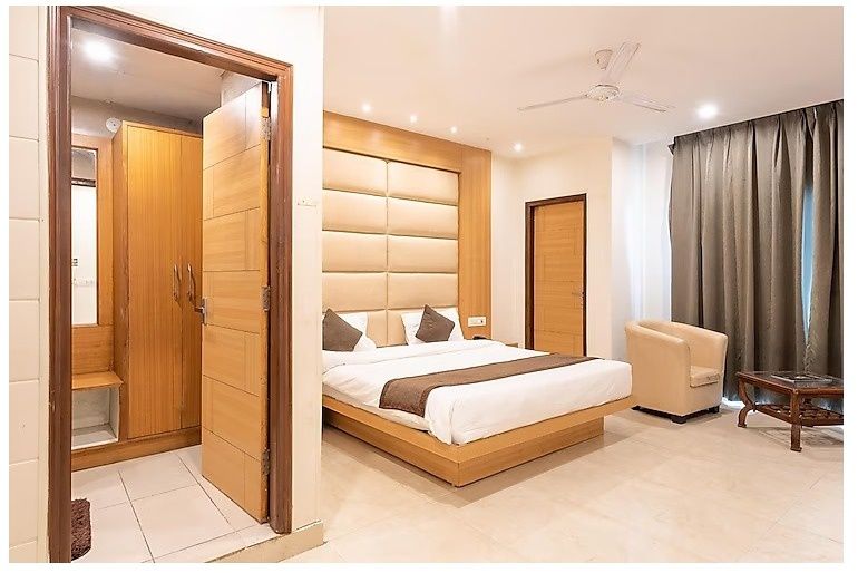 Shining Hills by Lawrence Hotels