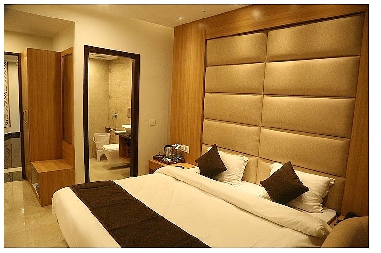Shining Hills by Lawrence Hotels