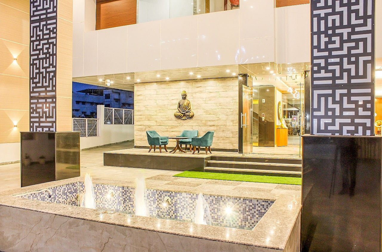 undefined Zip By Spree Hotels Grand Legacy Prime 9