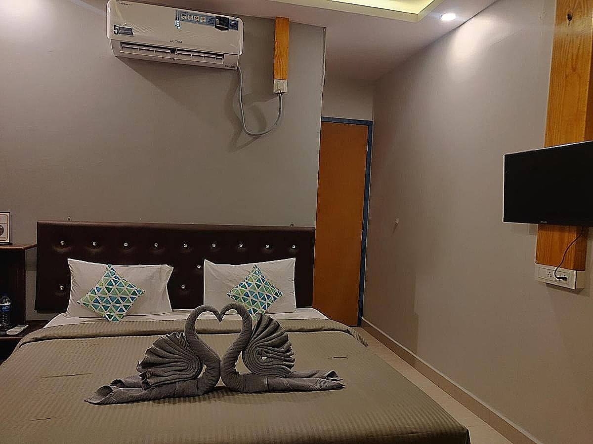 Artisan Resort & Cafe Deluxe Room 4