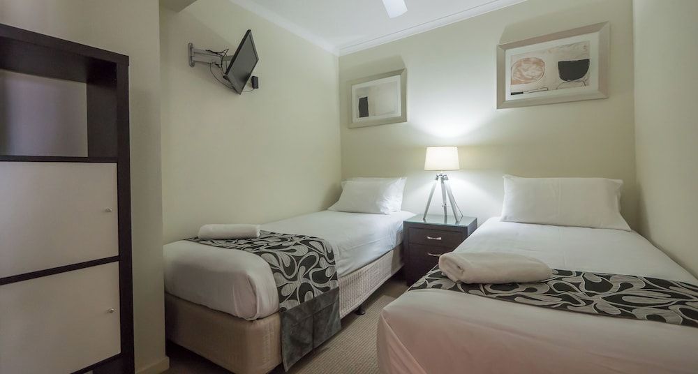 Trilogy Surfers Paradise 2 Bedroom 1 Bathroom Apartment 3
