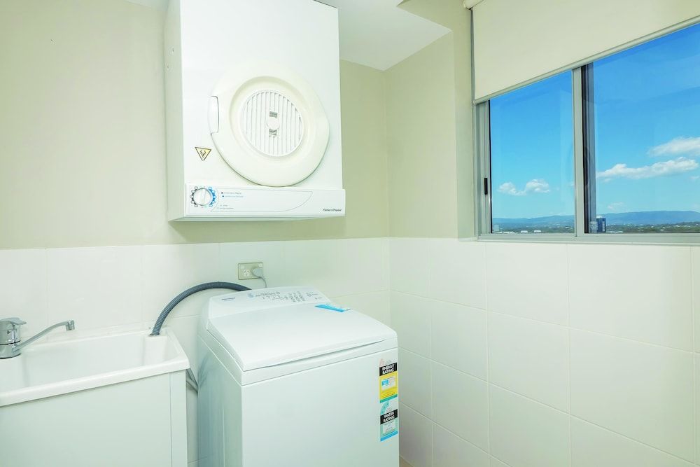 Trilogy Surfers Paradise 2 Bedroom 1 Bathroom Apartment 5