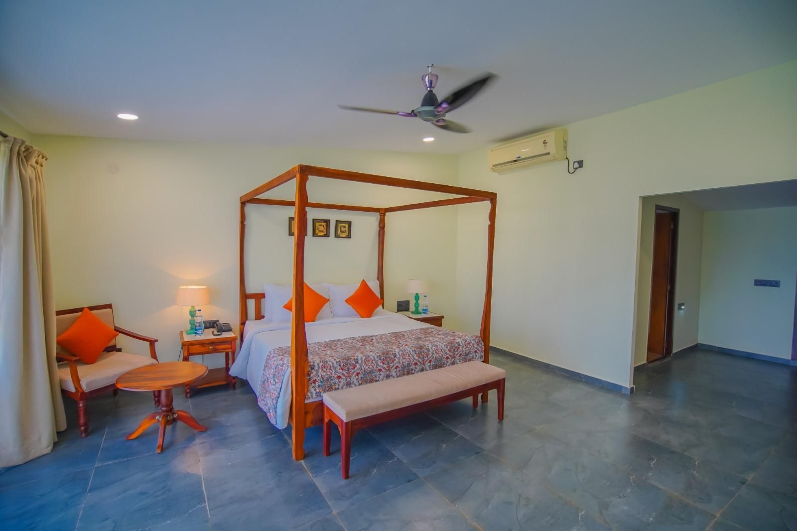 Luxury Room with Balcony