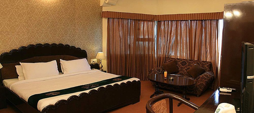 Hotel Ambassador Standard Room 3