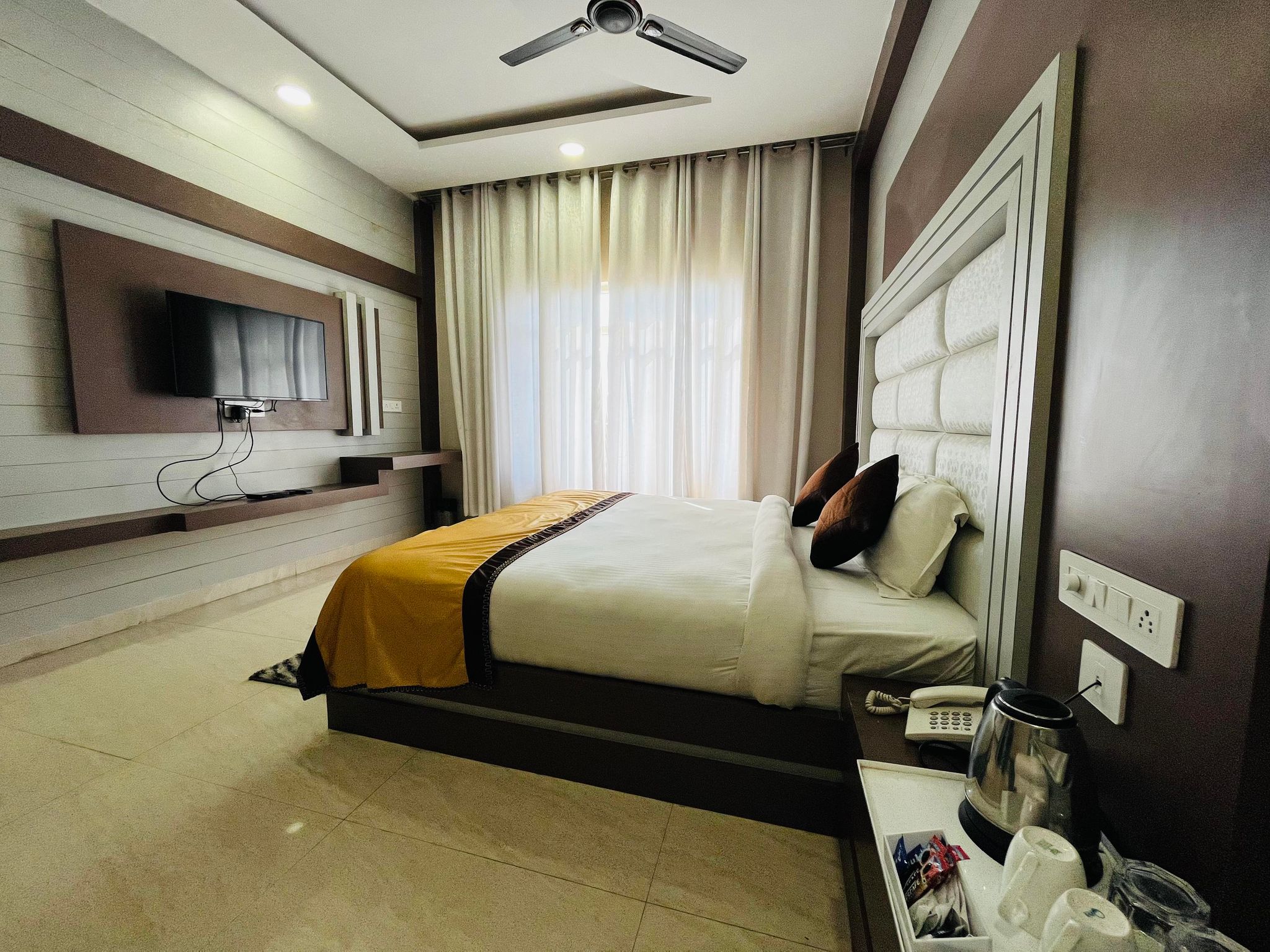 Deluxe Twin Bed
