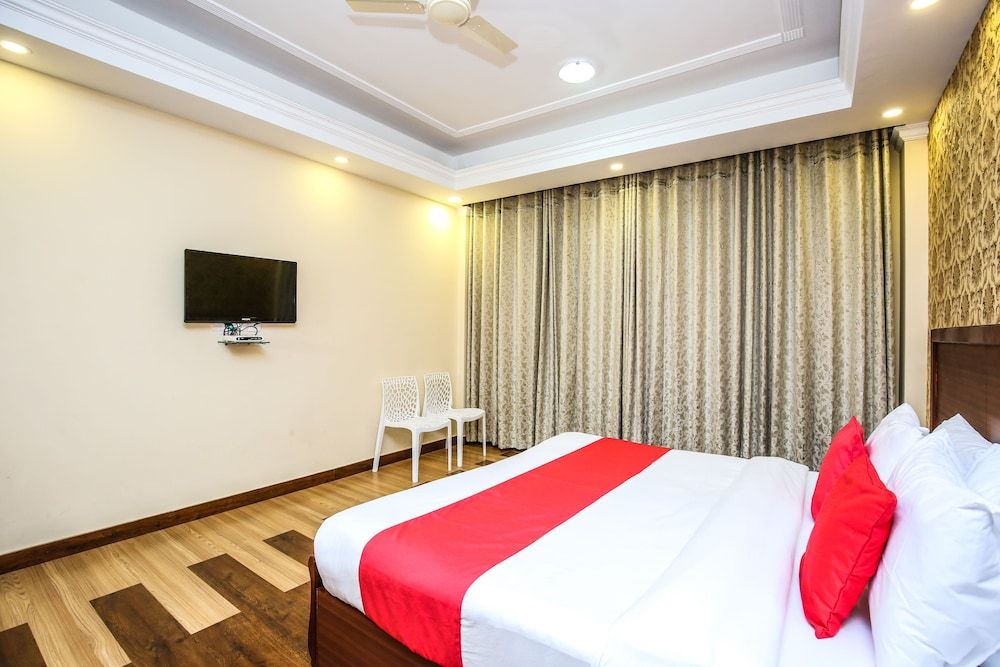 Manla Homes Resort & Spa, Shimla Deluxe Double Room, Valley View 5