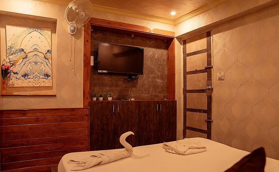 Luxury 1 Bedroom Apartment