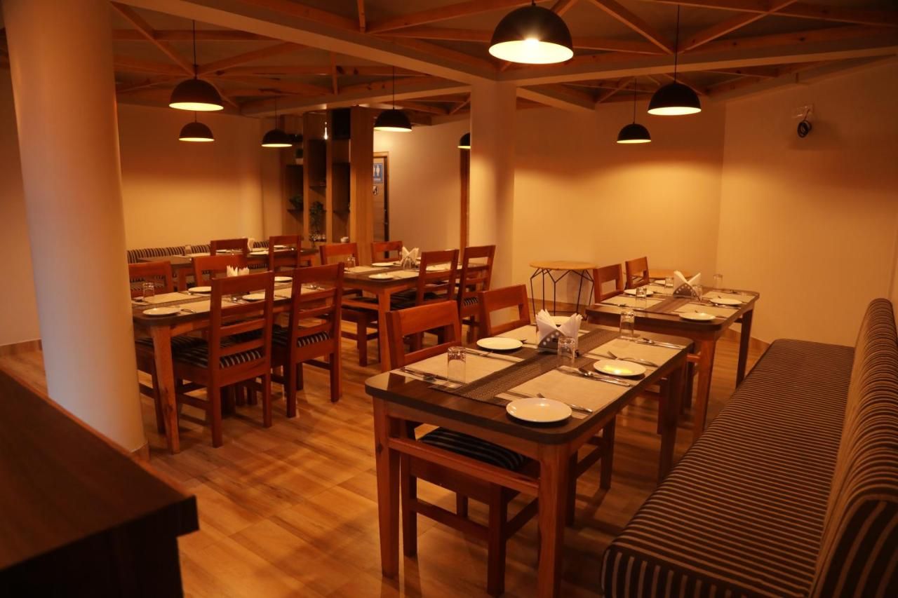 Food & Dining