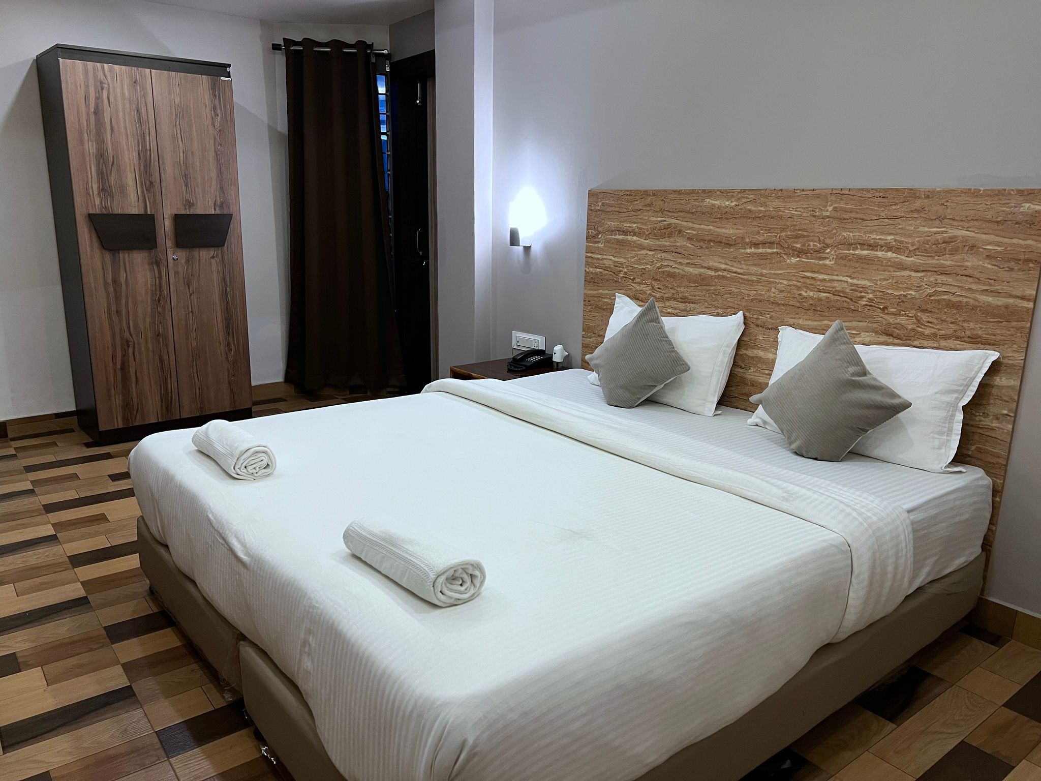 The phoenix Residency Deluxe Room 4