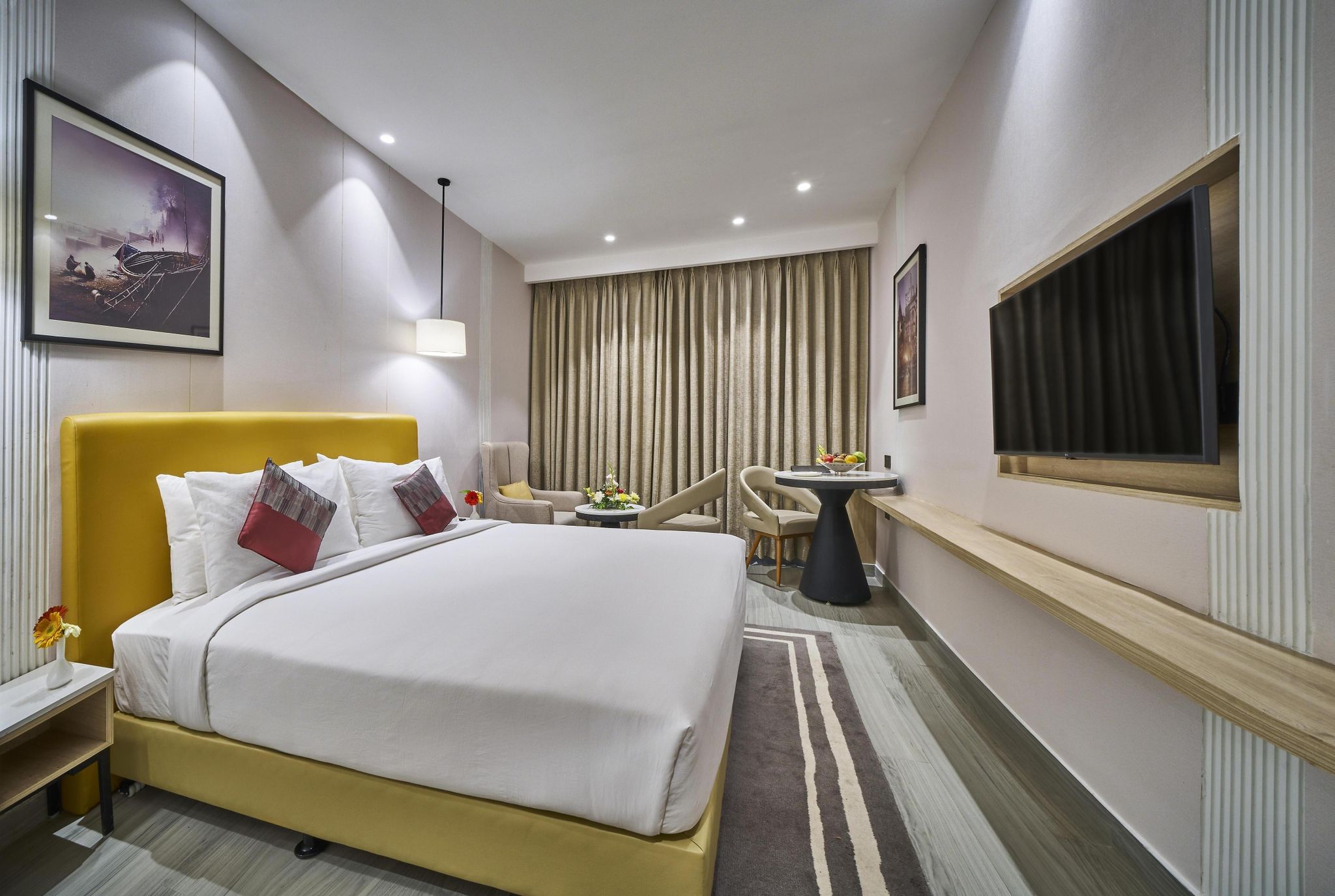 HHI Varanasi Deluxe Room 4