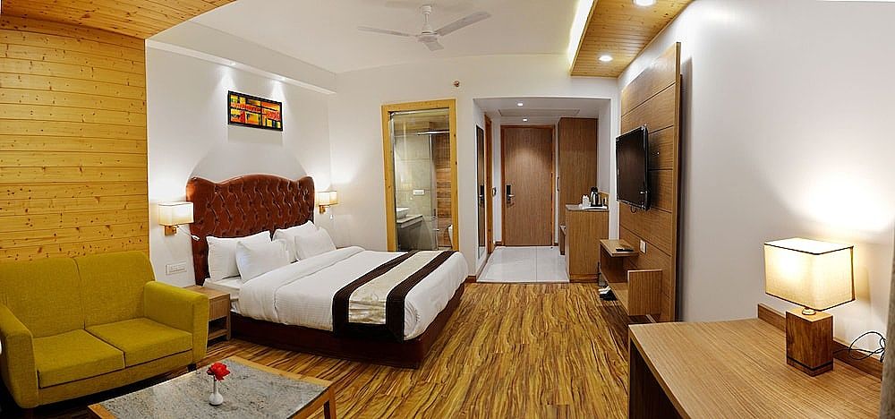 Luxury Room with Balcony