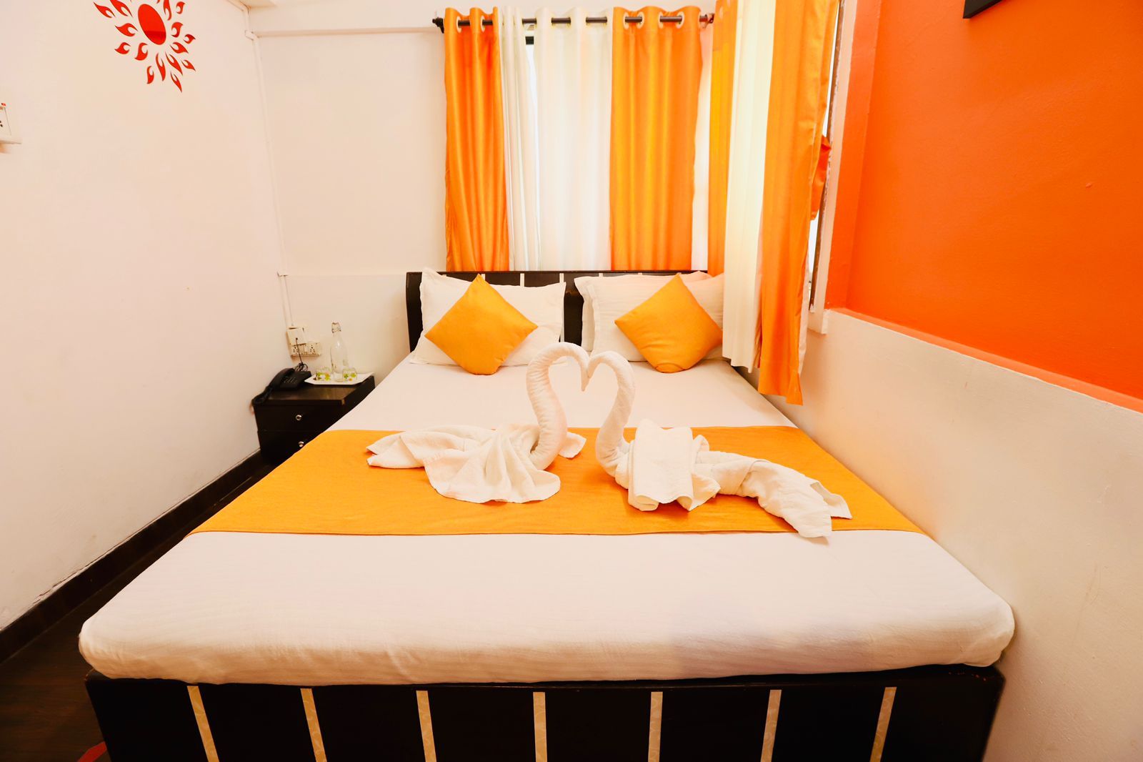 Deluxe AC Room (Double Bed)