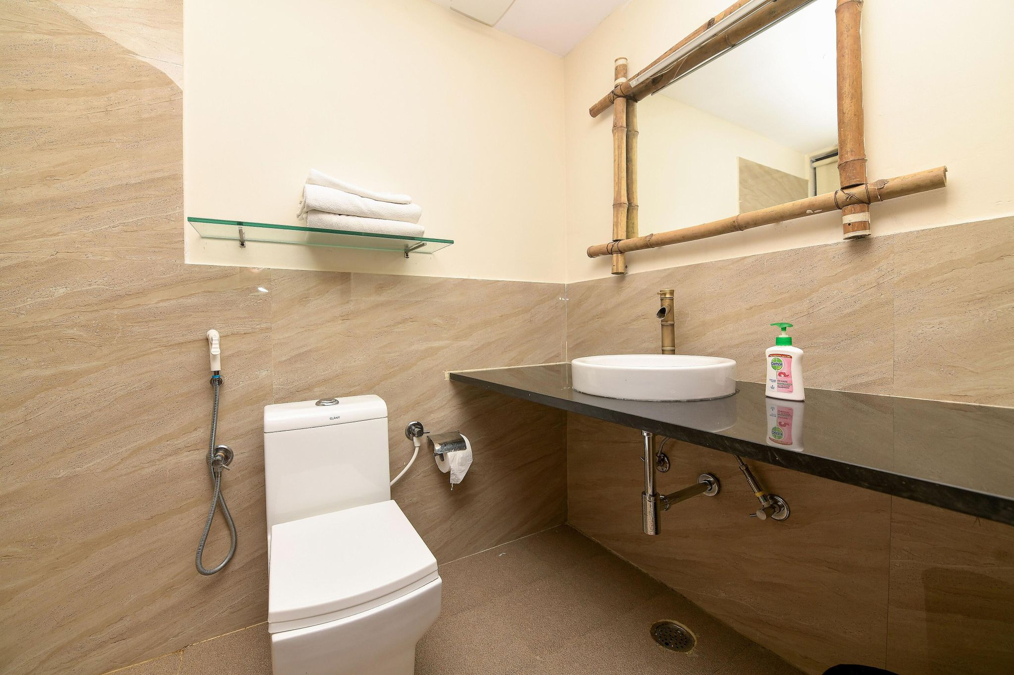 Safari Quest Deluxe Double Room AC 6