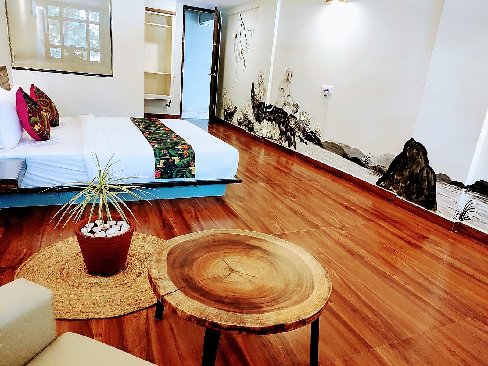 Safari Quest Deluxe Double Room AC 7