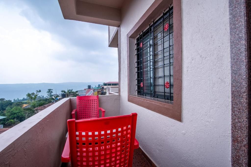 undefined Hilltop House 4