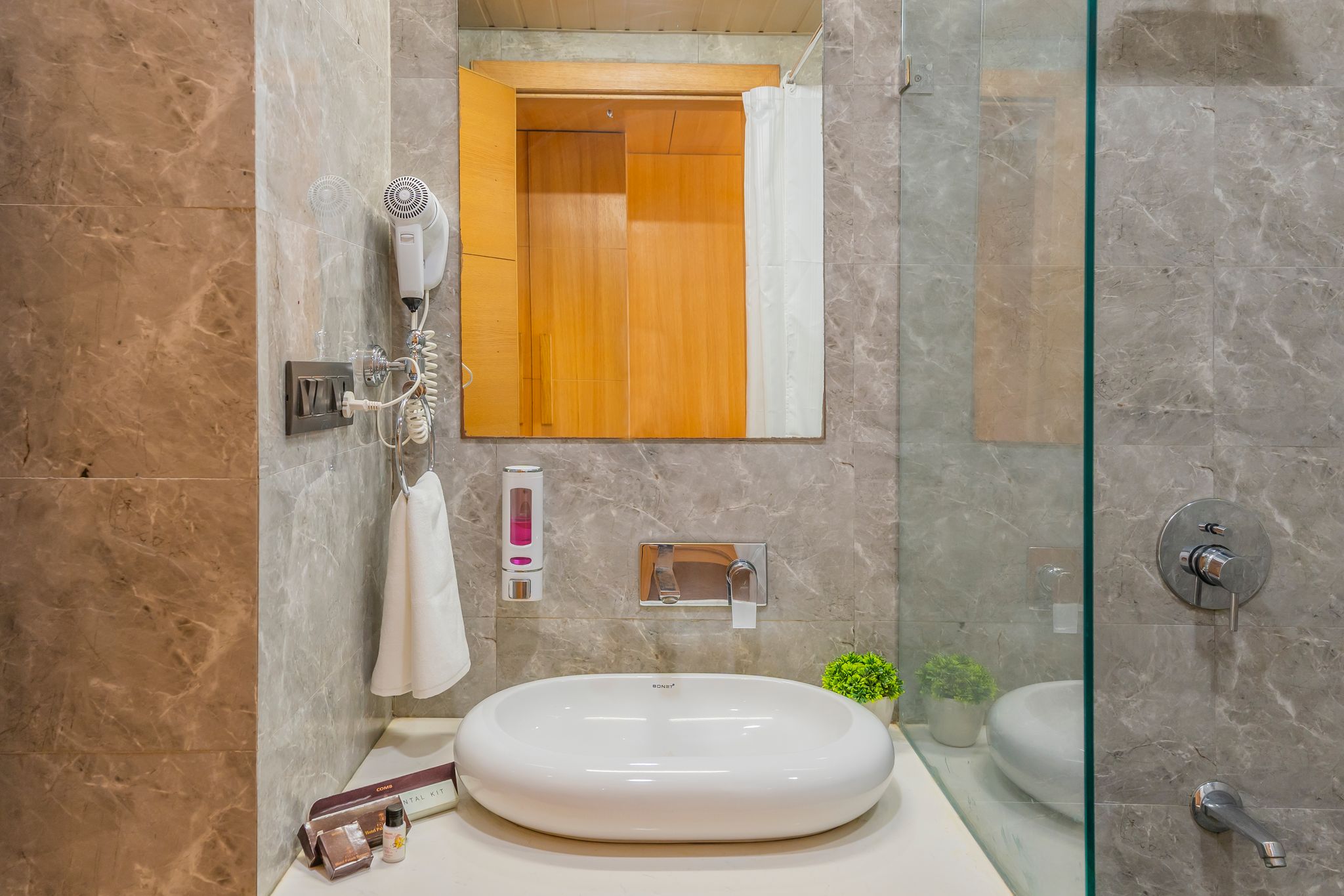 Hotel Palash Regency Deluxe Double Room 14