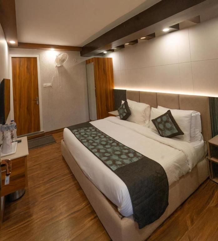 undefined Excel Hotels & Resorts Mall Road Nainital 5