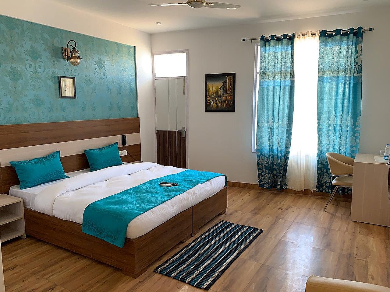 Acme Inn Executive Room