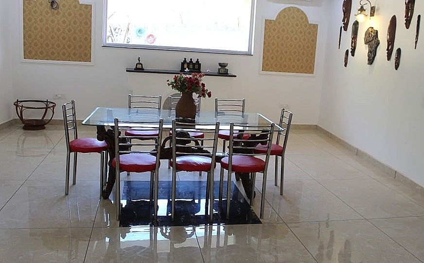 Food & Dining