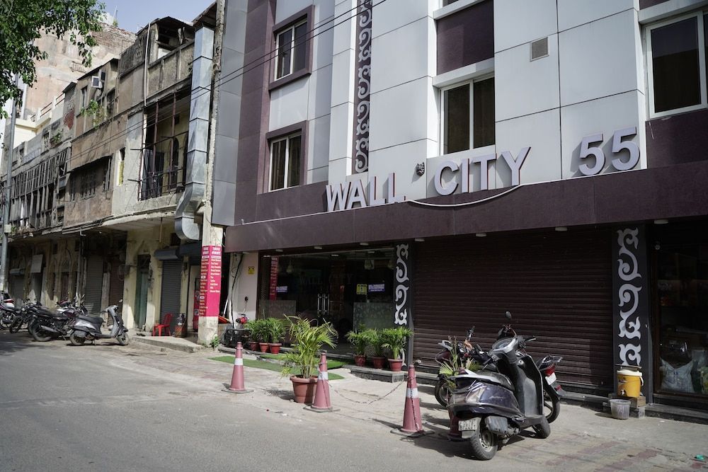 undefined Wall City 55 10